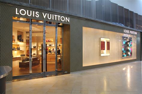 louis vuitton renfrew.